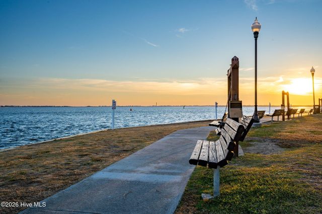 301 E Moore Street, Southport, NC 28461