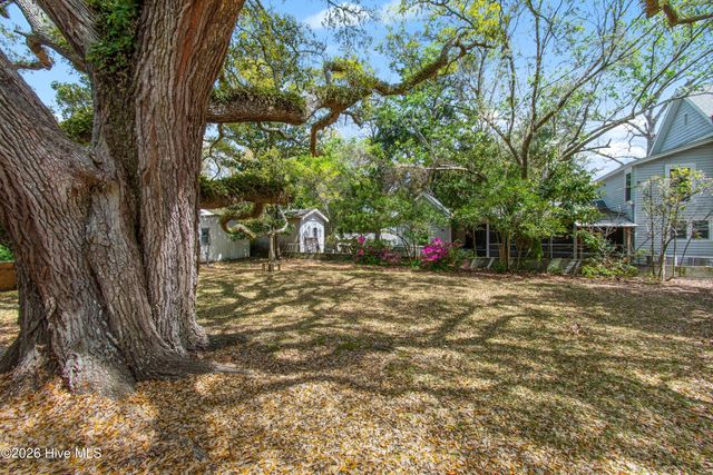 301 E Moore Street, Southport, NC 28461