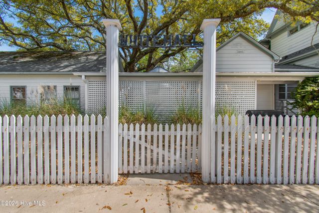 301 E Moore Street, Southport, NC 28461