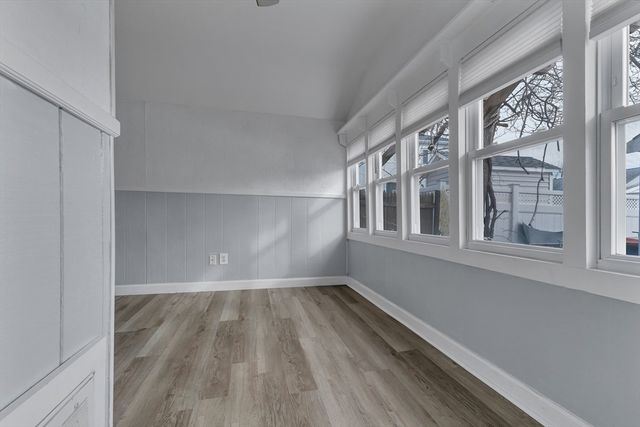 10-R Barnes St, Wareham, MA 02571