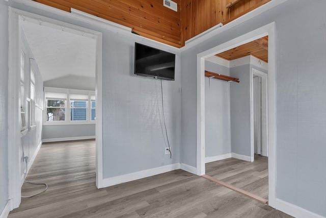 10-R Barnes St, Wareham, MA 02571