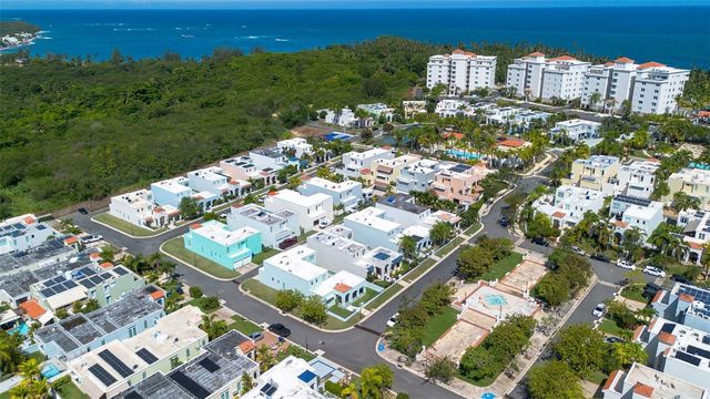 25 CALLE TURQUOISE, Vega Alta, PR 00692