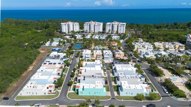 25 CALLE TURQUOISE, Vega Alta, PR 00692