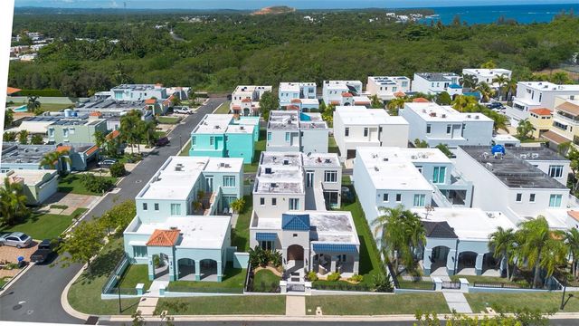 25 CALLE TURQUOISE, Vega Alta, PR 00692