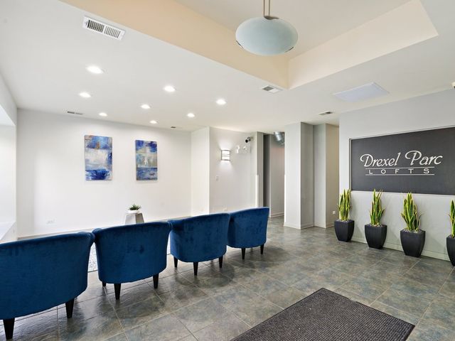 4537 S Drexel Boulevard 303, Chicago, IL 60653