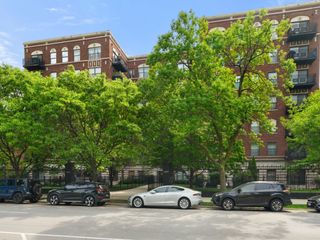 4537 S Drexel Boulevard 303, Chicago, IL 60653