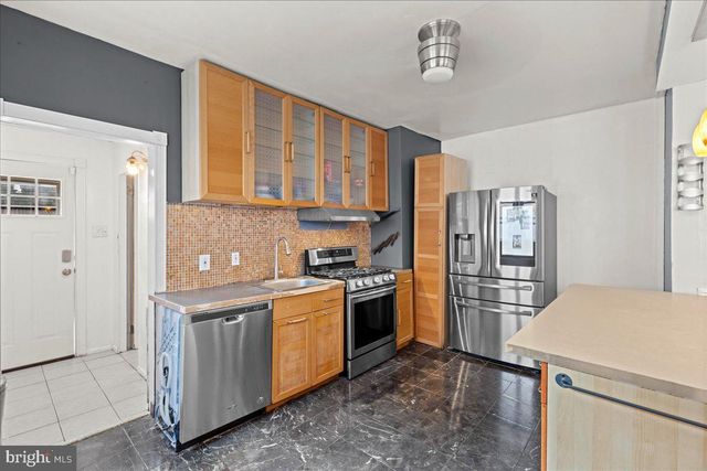 326 E SANGER ST, Philadelphia, PA 19120