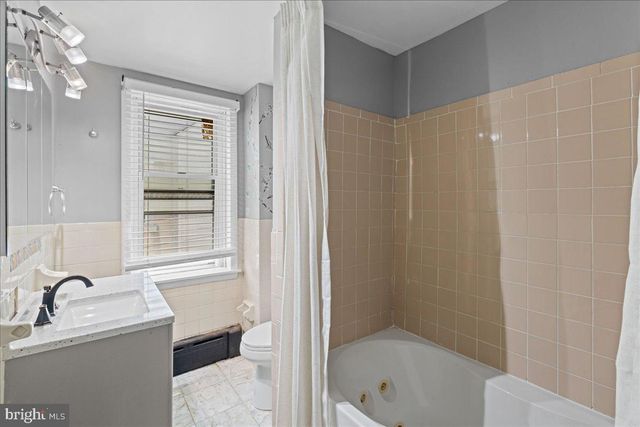 326 E SANGER ST, Philadelphia, PA 19120