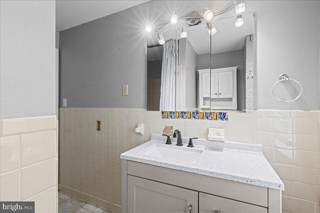326 E SANGER ST, Philadelphia, PA 19120