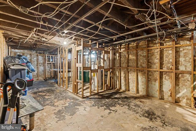 326 E SANGER ST, Philadelphia, PA 19120
