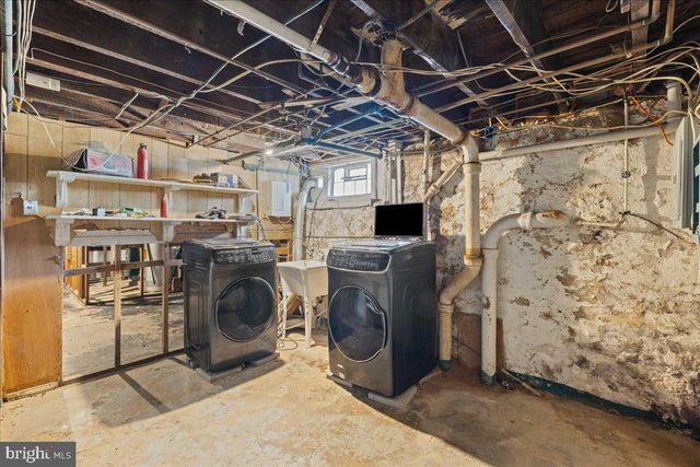 326 E SANGER ST, Philadelphia, PA 19120
