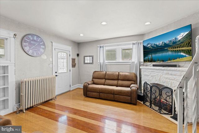 326 E SANGER ST, Philadelphia, PA 19120
