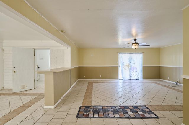 203 Paul Knox Street, Huntsville, TX 77320