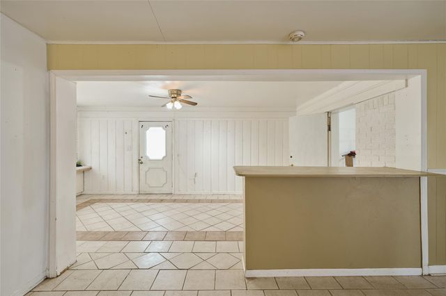 203 Paul Knox Street, Huntsville, TX 77320