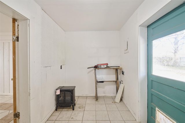 203 Paul Knox Street, Huntsville, TX 77320