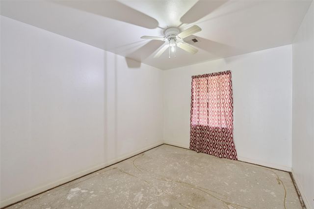 203 Paul Knox Street, Huntsville, TX 77320