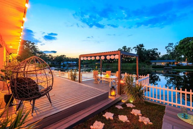 10861 CLARA LANE, St Petersburg, FL 33708