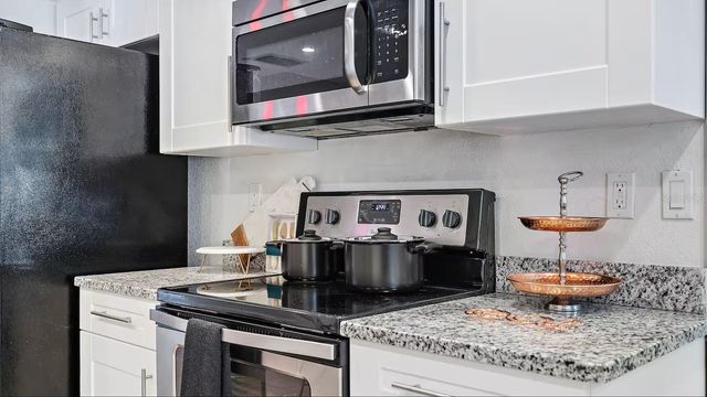 10861 CLARA LANE, St Petersburg, FL 33708