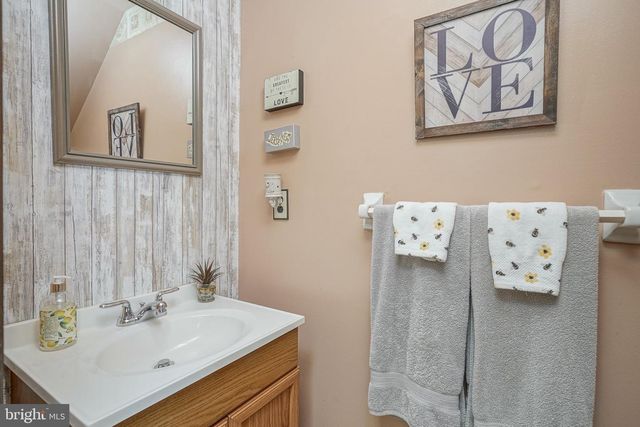 5 PARTRIDGE CT, Marlton, NJ 08053