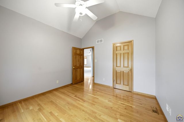 2431 SE Saturn DR, Topeka, KS 66605