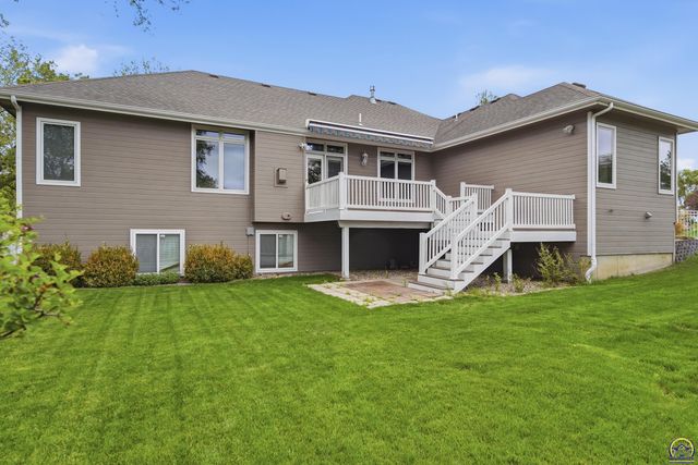 2431 SE Saturn DR, Topeka, KS 66605