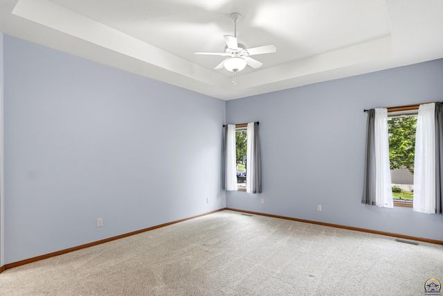 2431 SE Saturn DR, Topeka, KS 66605