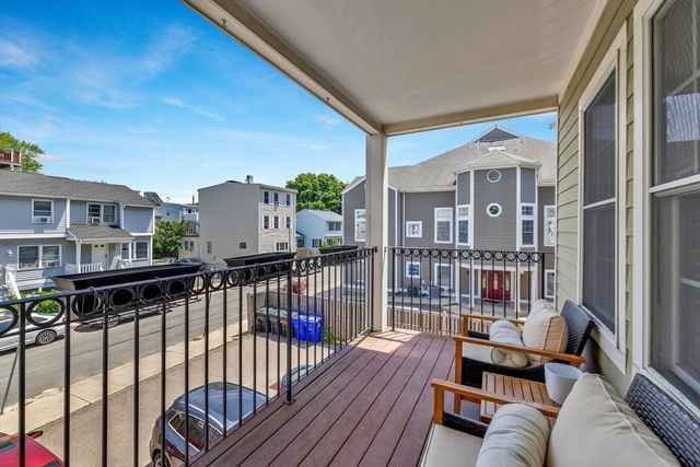 109 D St 4, Boston, MA 02127