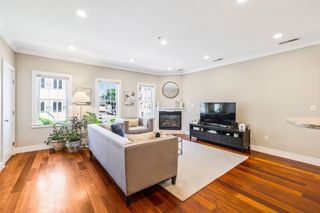 109 D St 4, Boston, MA 02127