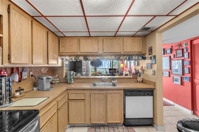 555 NE 15th St 23I, Miami, FL 33132