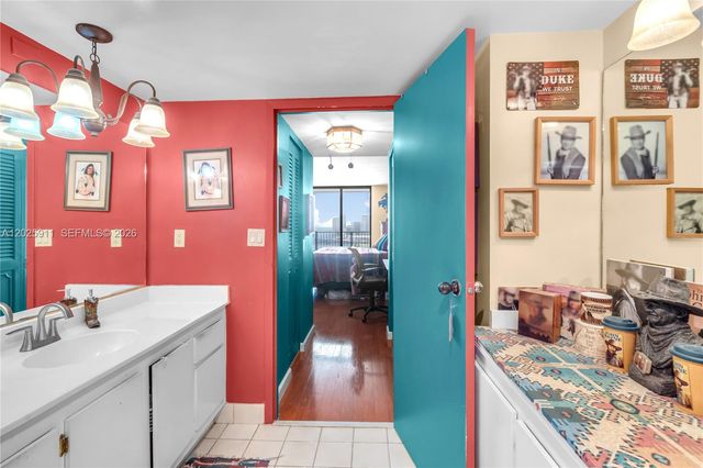 555 NE 15th St 23I, Miami, FL 33132
