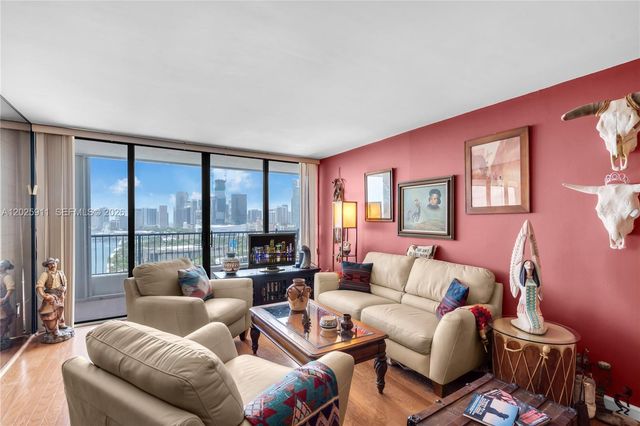 555 NE 15th St 23I, Miami, FL 33132