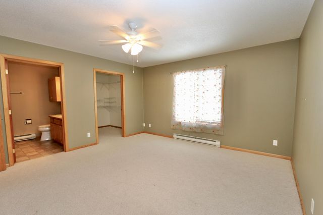 300 10th Avenue SE 101, Pelican Rapids, MN 56572