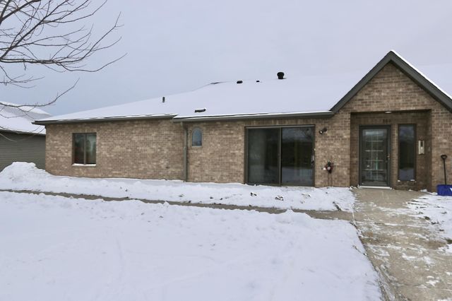 300 10th Avenue SE 101, Pelican Rapids, MN 56572