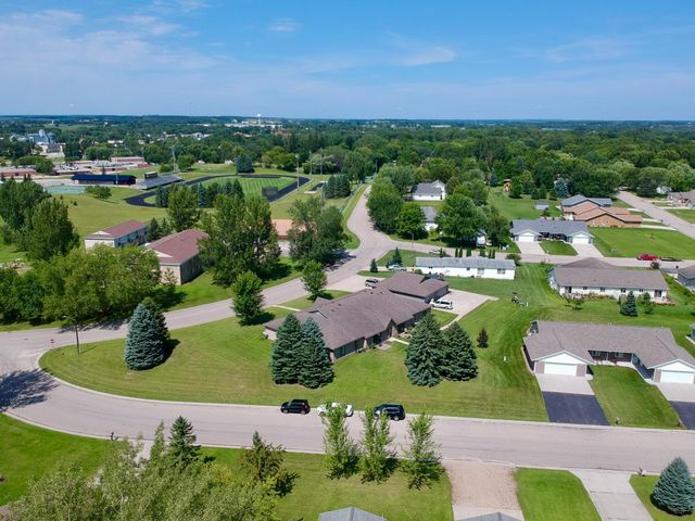 300 10th Avenue SE 101, Pelican Rapids, MN 56572