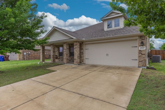 1317 N Houston Street, Royse City, TX 75189