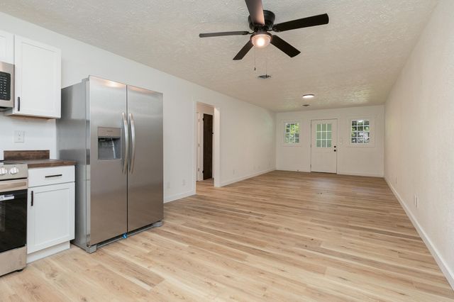 2716 West Elm Street, Springfield, MO 65802