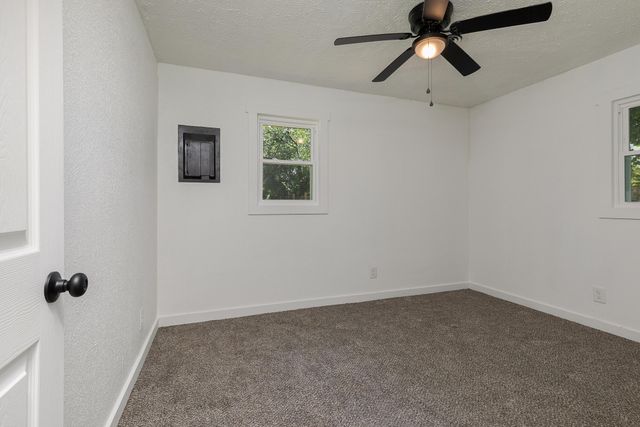 2716 West Elm Street, Springfield, MO 65802