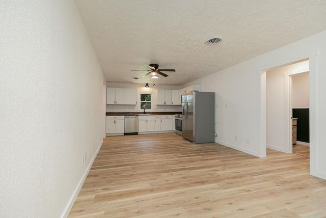 2716 West Elm Street, Springfield, MO 65802