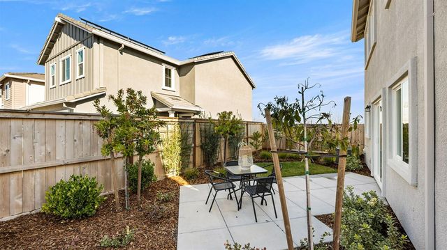 8161 Wippersnapper Way, Roseville, CA 95747