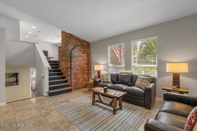 11901 N Eastshore DR, Hayden, ID 83835