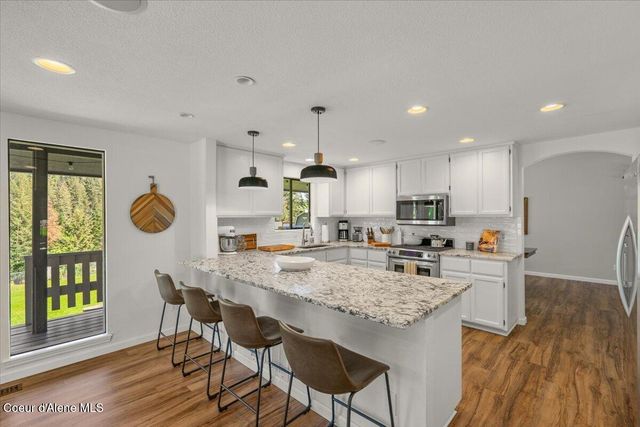 11901 N Eastshore DR, Hayden, ID 83835