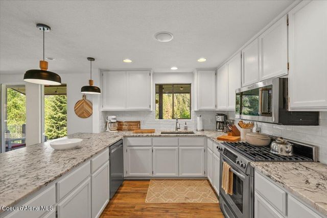 11901 N Eastshore DR, Hayden, ID 83835
