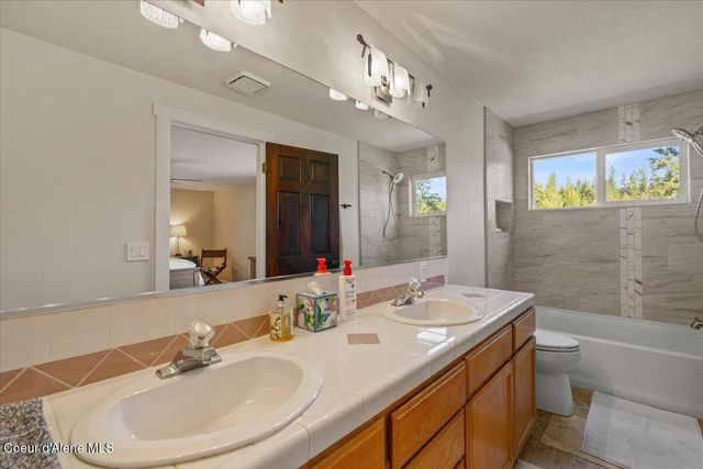 11901 N Eastshore DR, Hayden, ID 83835