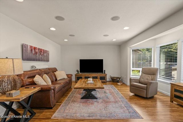 11901 N Eastshore DR, Hayden, ID 83835
