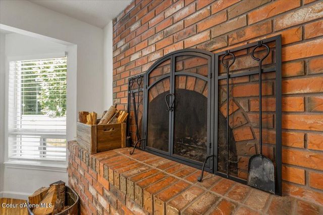 11901 N Eastshore DR, Hayden, ID 83835