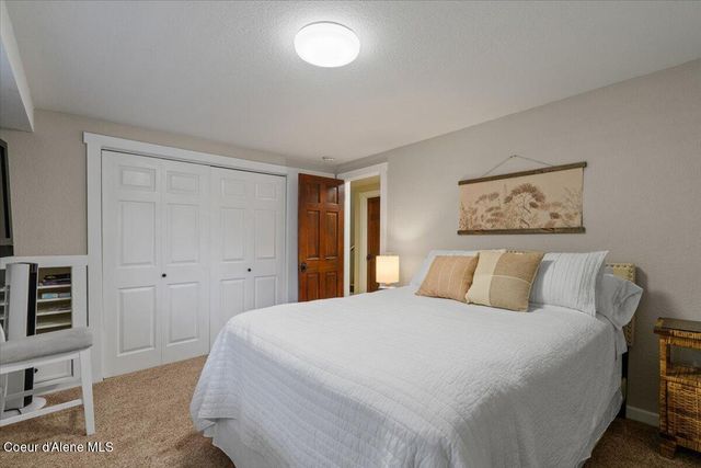 11901 N Eastshore DR, Hayden, ID 83835