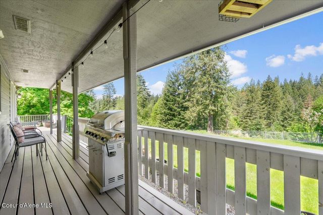 11901 N Eastshore DR, Hayden, ID 83835