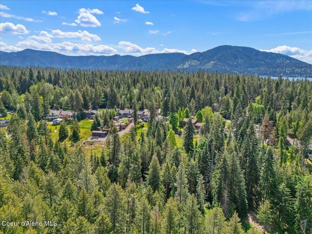 11901 N Eastshore DR, Hayden, ID 83835