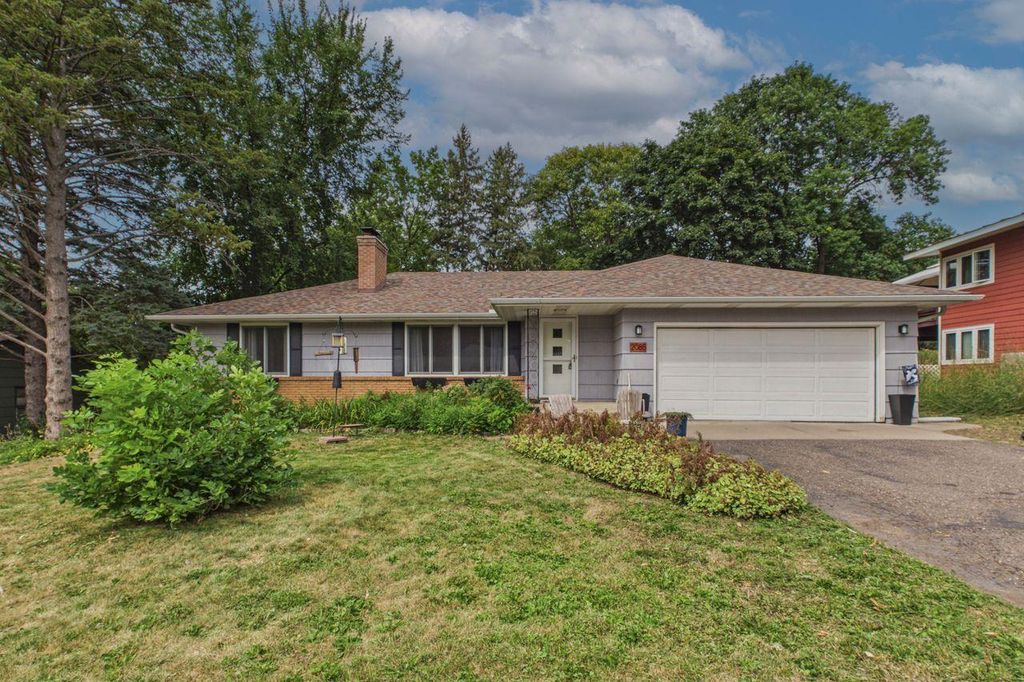 2085 Rosewood Lane S, Roseville, MN 55113 — exterior