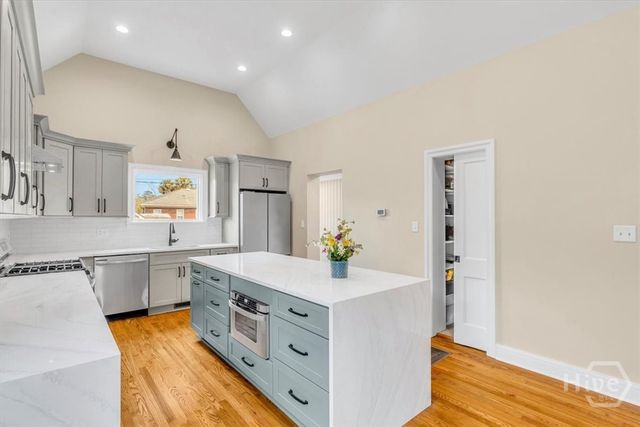 308 E 55th Street, Savannah, GA 31405